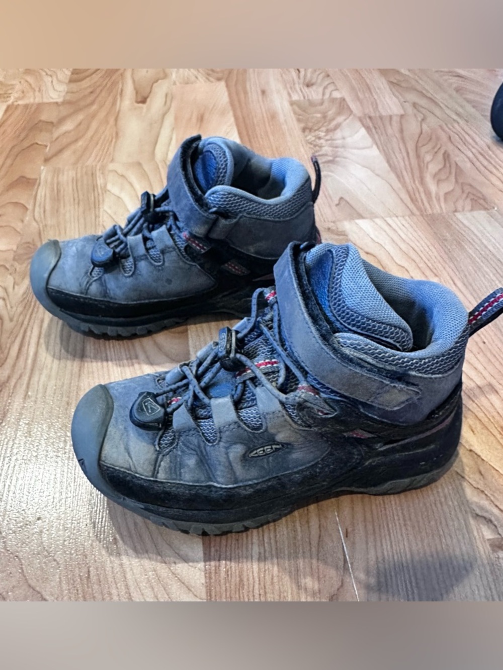 KEEN Targhee Mid Height Waterproof Hiking Boot - Picture 2 of 5